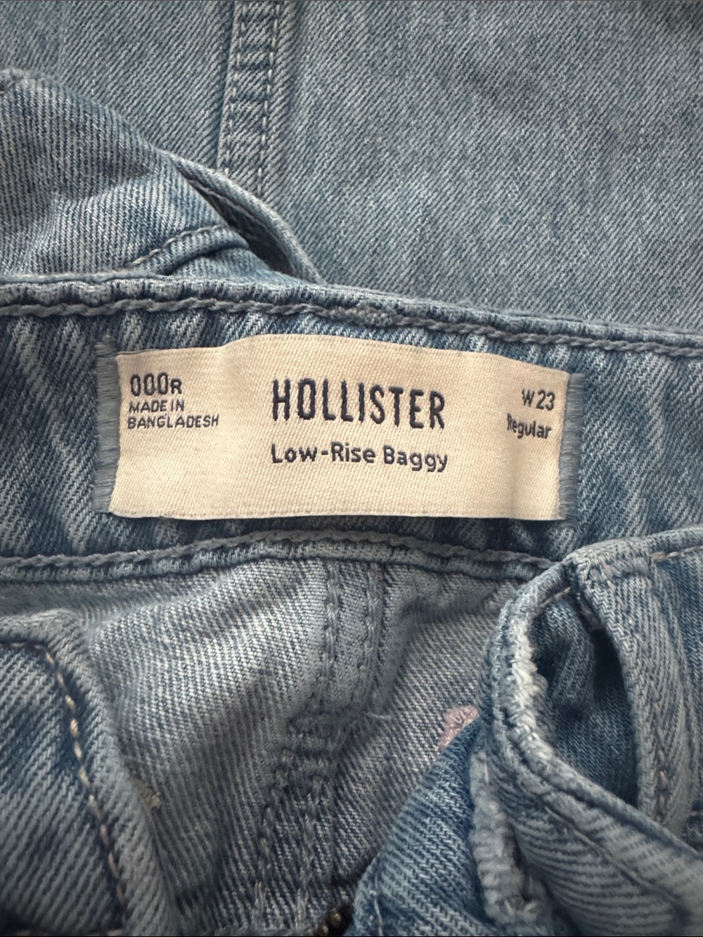 Hollister Light-Rise Baggy Blue Jeans- Flower detailing